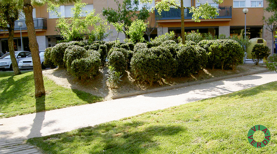 Ajuntament de Palafrugell. Urbanització Plaça, paisatgisme, reg